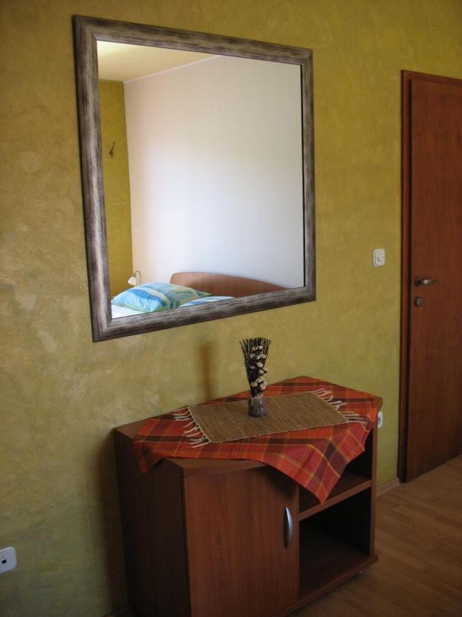 Accomodation Noki21 ロヴィニ エクステリア 写真