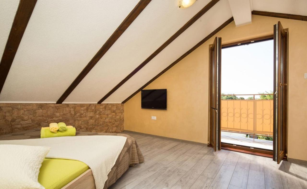 Accomodation Noki21 ロヴィニ エクステリア 写真