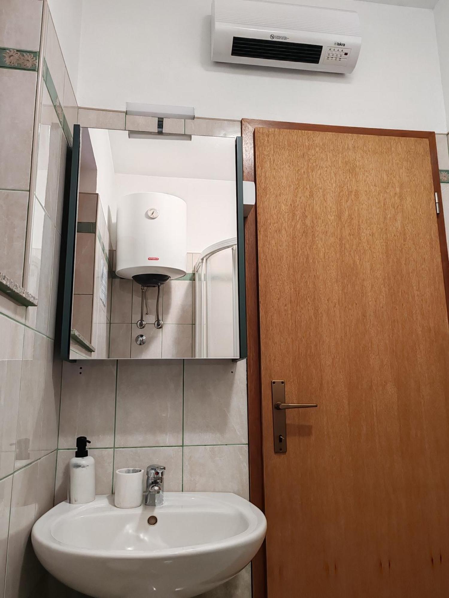 Accomodation Noki21 ロヴィニ エクステリア 写真